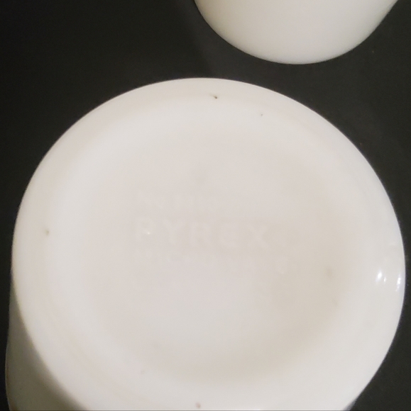 Vintage 1970's Pyrex Butterfly Coffee Mug Set of 3 - Picture 4 of 4